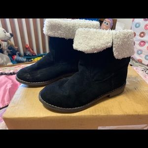 Girls boots with fur